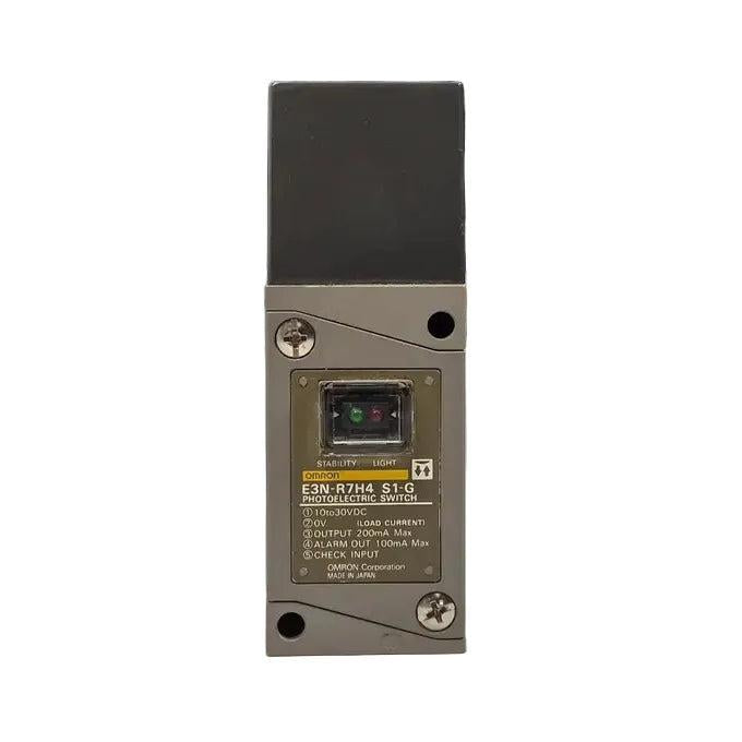 Omron E3N-R7H4 S1-G Heavy Duty Photoelectric Switch-Heavy Duty Photoelectric Switch-Used Industrial Parts