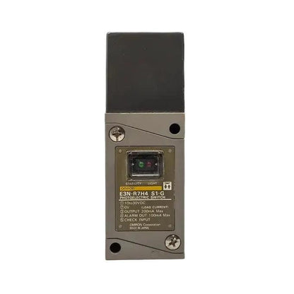 Omron E3N-R7H4 S1-G Heavy Duty Photoelectric Switch-Heavy Duty Photoelectric Switch-Used Industrial Parts