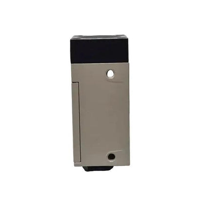 Used Industrial Parts : Omron E3N-R5E2-G Photoelectric Switch - 0467U