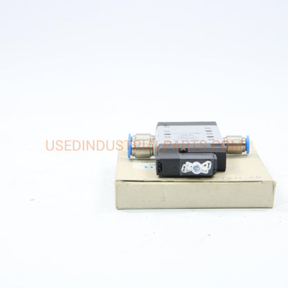 Festo CPE 14-M1BH Valve CPE14-M1BH-5L-QS-8-Pneumatic-DA-02-06-Used Industrial Parts