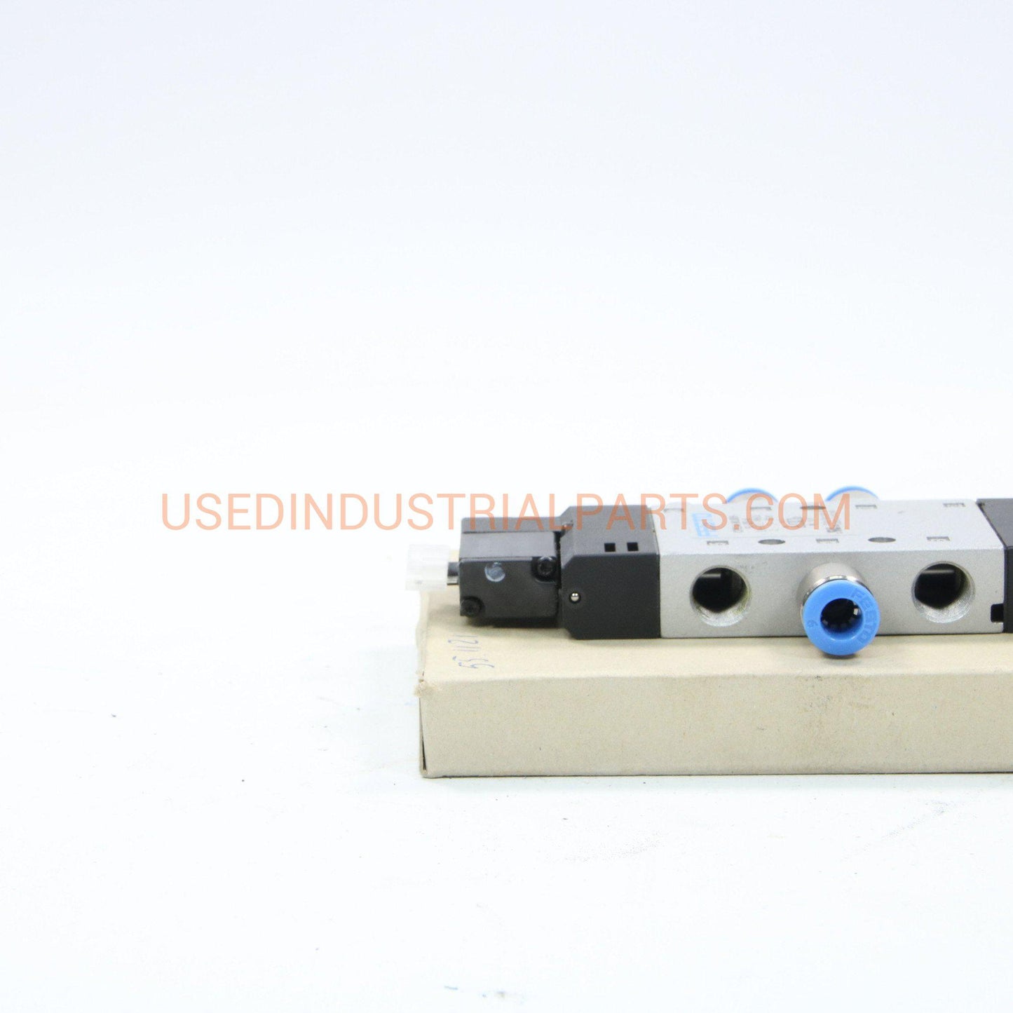 Festo CPE 14-M1BH Valve CPE14-M1BH-5L-QS-8-Pneumatic-DA-02-06-Used Industrial Parts