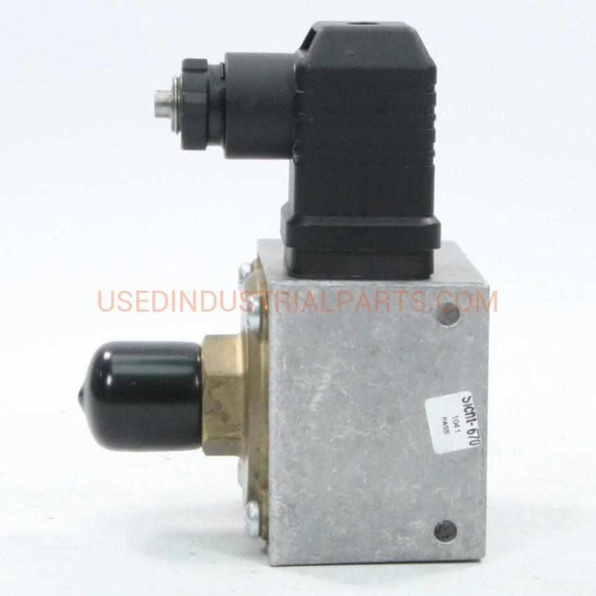 KOBOLD SCH-DCM1000 PRESSURE SWITCH-pressure regulator-BC-03-06-Used Industrial Parts