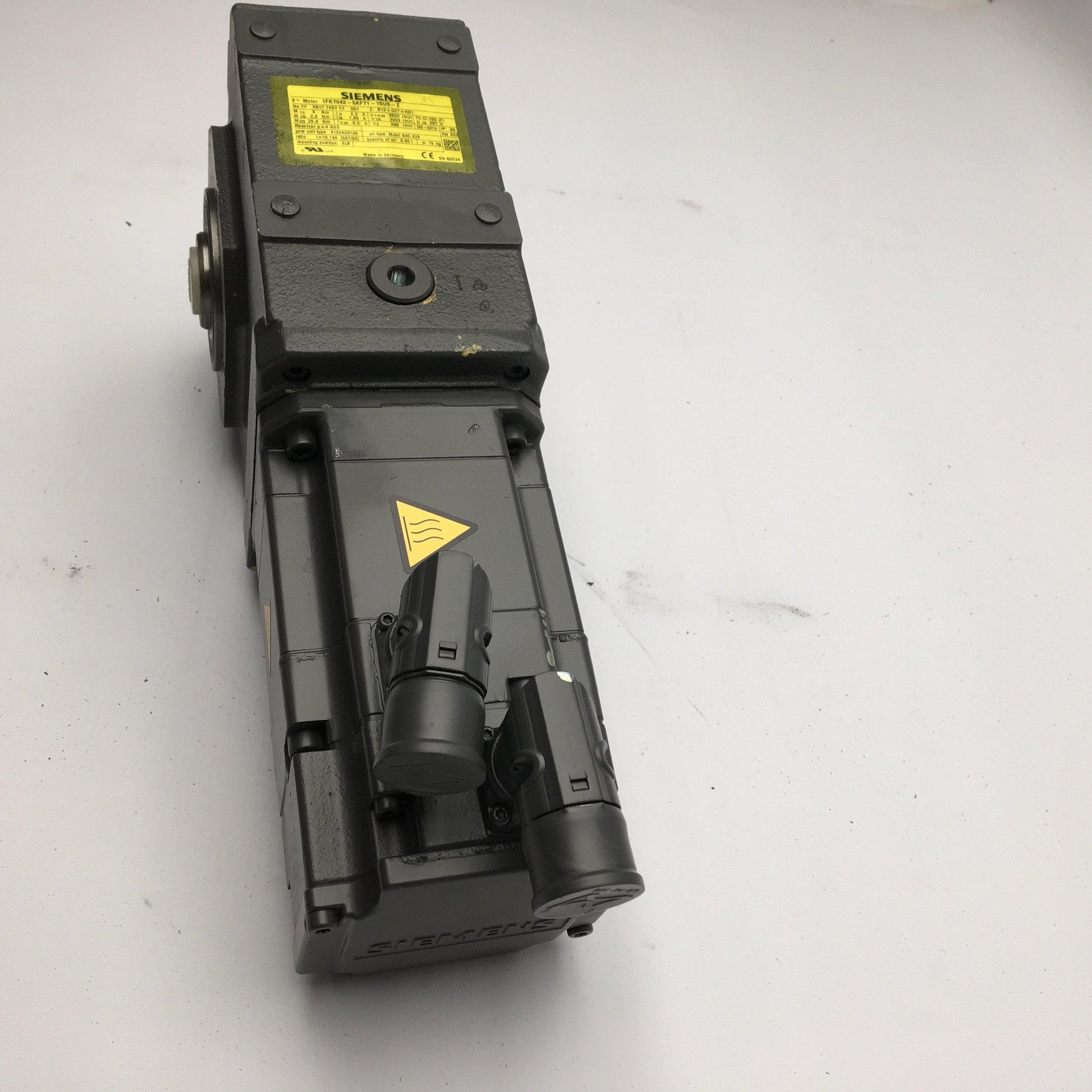 Siemens 1FK7042-5AF71-1SU5-Z Servo Motor 1FK70425AF711SU5Z-Electric Motors-Used Industrial Parts